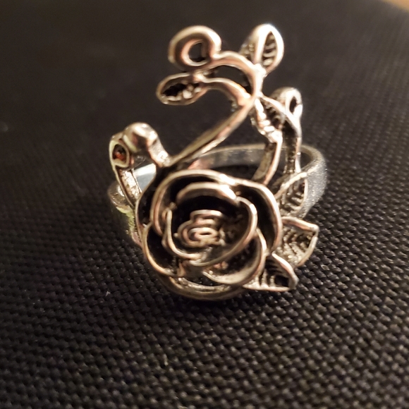 .925 Sterling Silver Gorgeous Rose Vine Rong - Picture 4 of 9